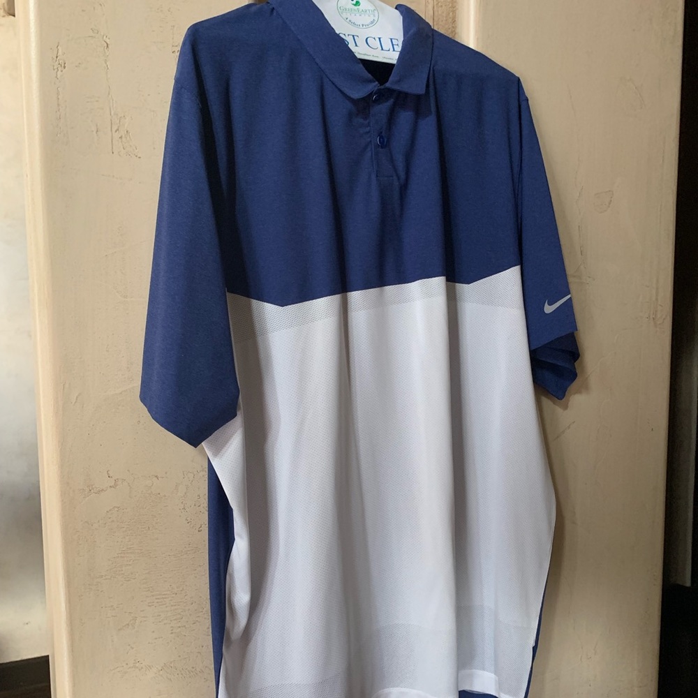 Men’s Nike golf tee